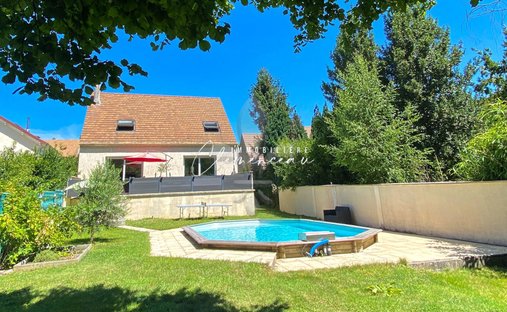 House in Villennes-sur-Seine, Ile-de-France, France 1