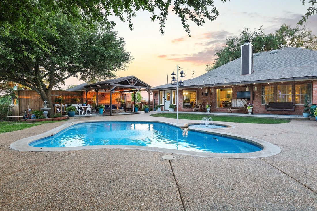 House in Trenton, Texas, United States 3 - 17941290