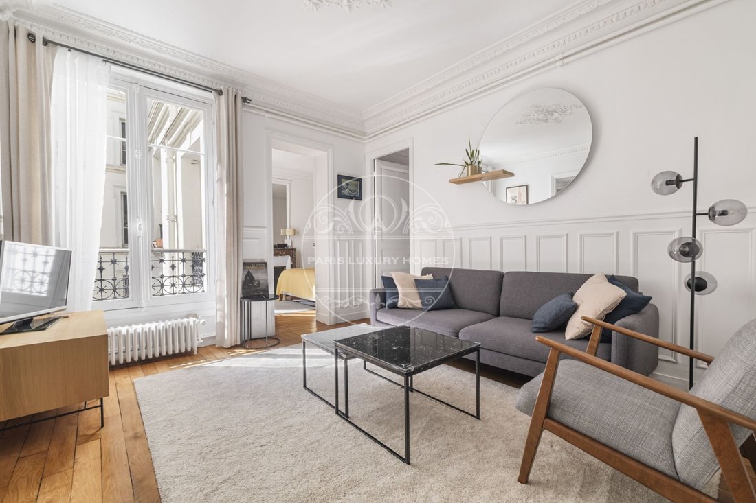 Apartment in Palais Royal, Paris 1er Arrondissement, Paris 4 - 17649860