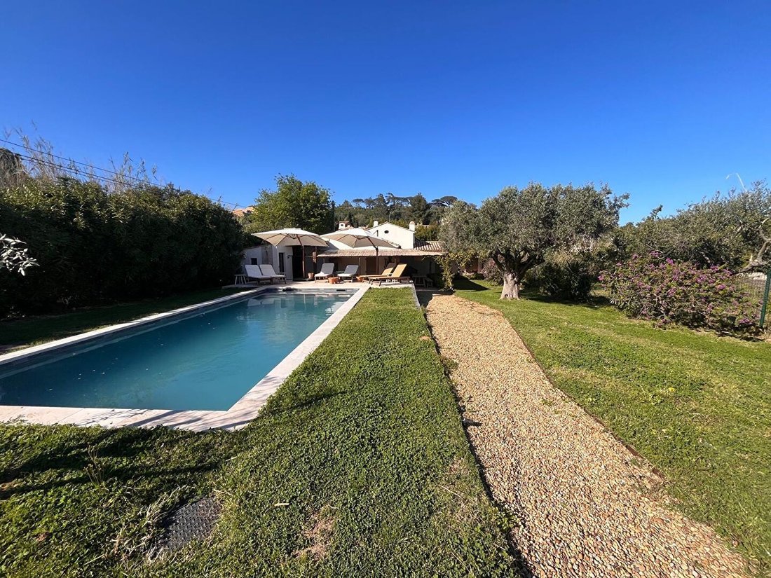 House in Zone Est Diffuse, Saint-Tropez, France 1 - 17051400