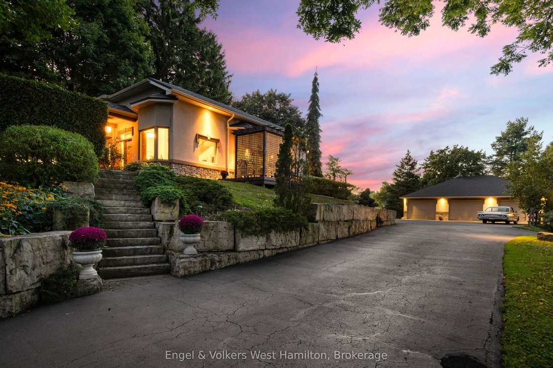 House in Hamilton, Ontario, Canada 2 - 17934875