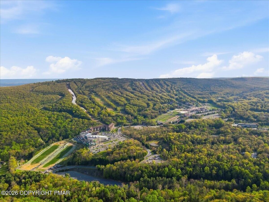 House in Tannersville, Pennsylvania, United States 4 - 17939875