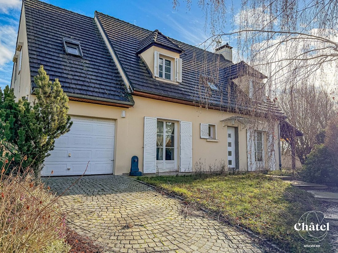 House in Senlis, Hauts-de-France, France 2 - 17090463