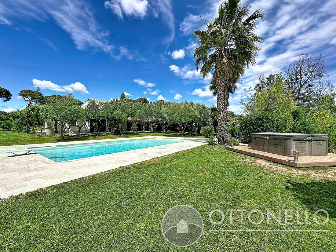 Villa in La Bouverie, Roquebrune-sur-Argens, France 2 - 17556649
