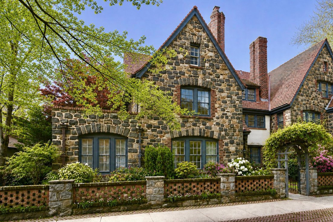 House in New York, New York, United States 1 - 17929500