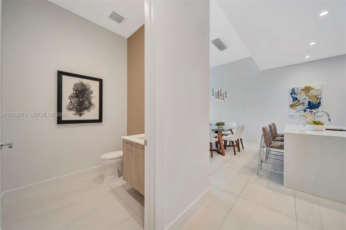 Condo in Fort Lauderdale, Florida, United States 4 - 17928211