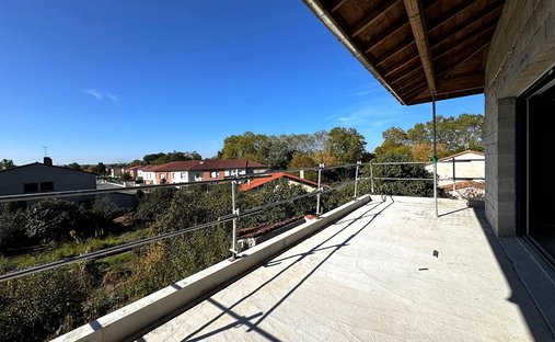 Apartment in Zone d'Activité, Saint-Orens-de-Gameville, France 1