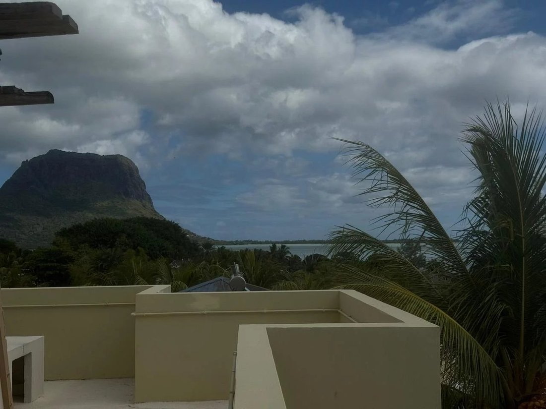 Apartment in Le Morne, Rivière Noire District, Mauritius 2 - 17930622
