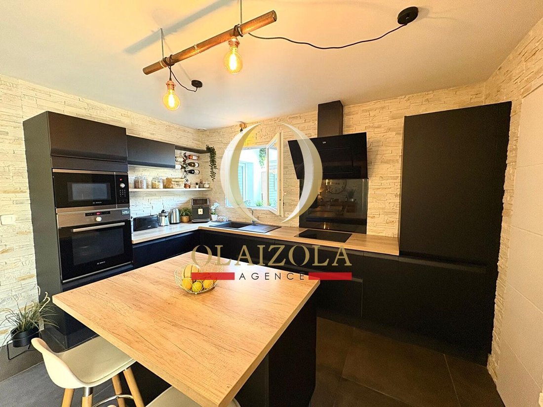 House in Ustaritz, Nouvelle-Aquitaine, France 4 - 17510754