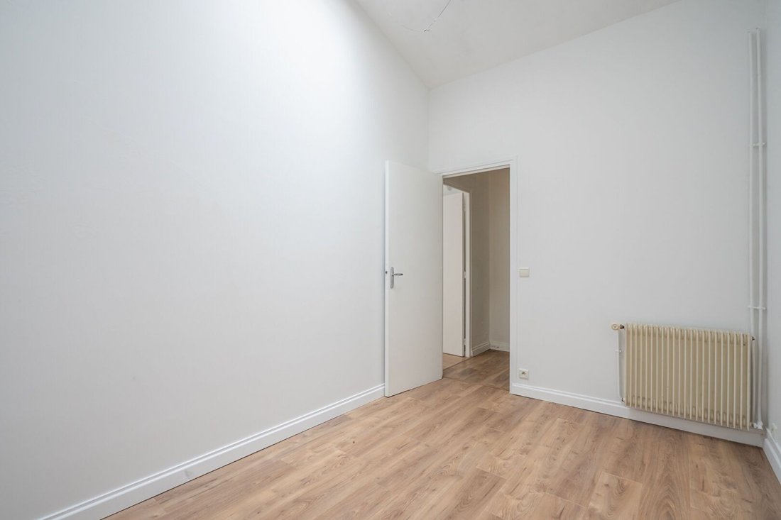 Apartment in Lorette-Martyrs, Paris 9e Arrondissement, Paris 5 - 16105178