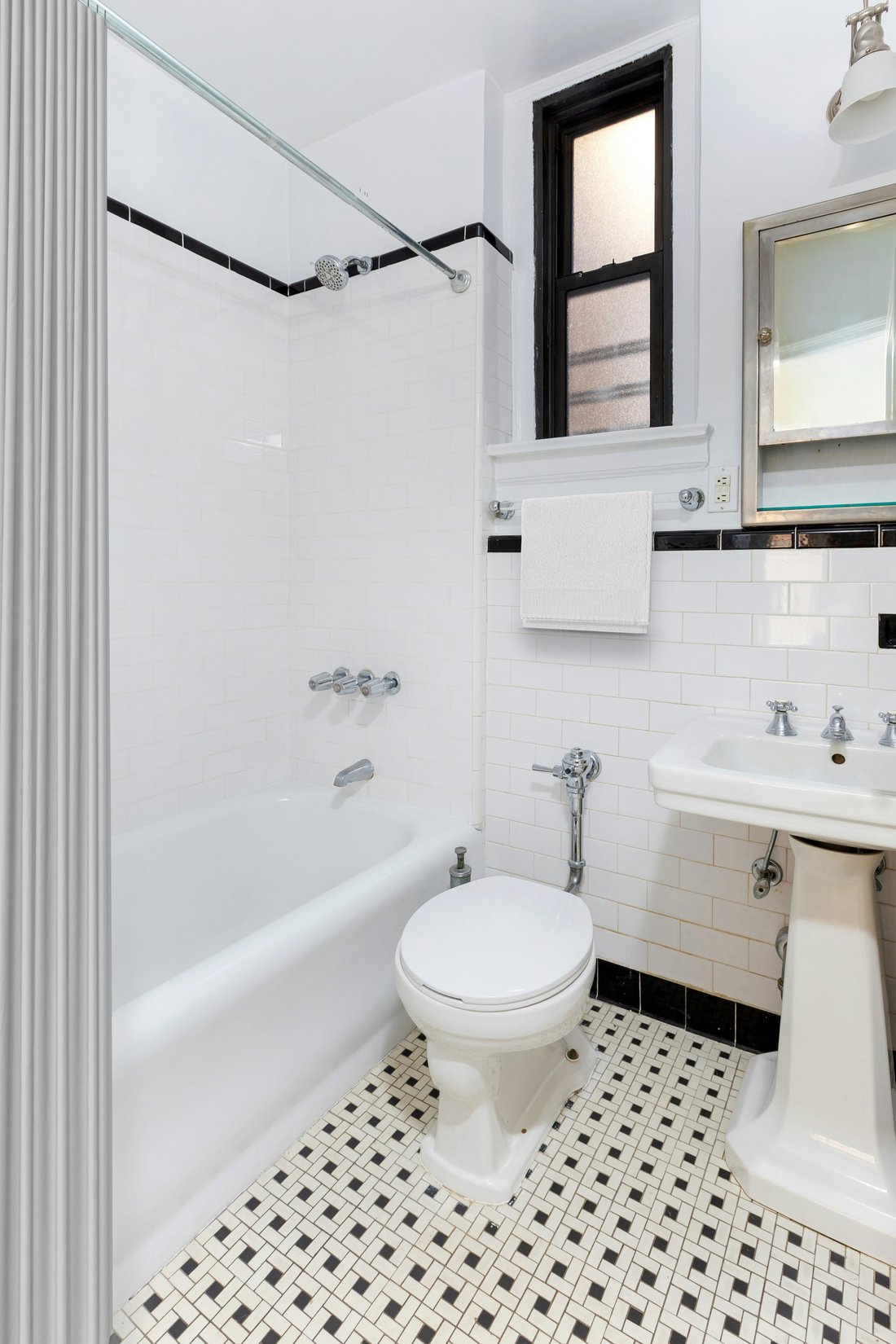 Co Op in New York, New York, United States 4 - 16748399