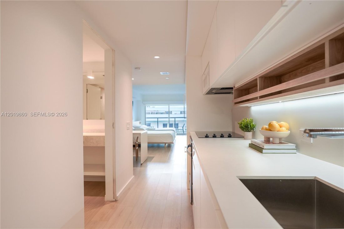 Condo in Bal Harbour, Florida, United States 2 - 17942870