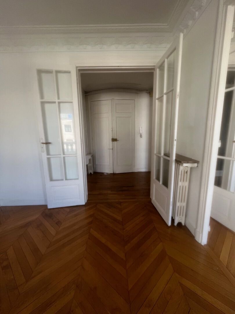 Apartment in Palais Royal, Paris 1er Arrondissement, Paris 5 - 15834940