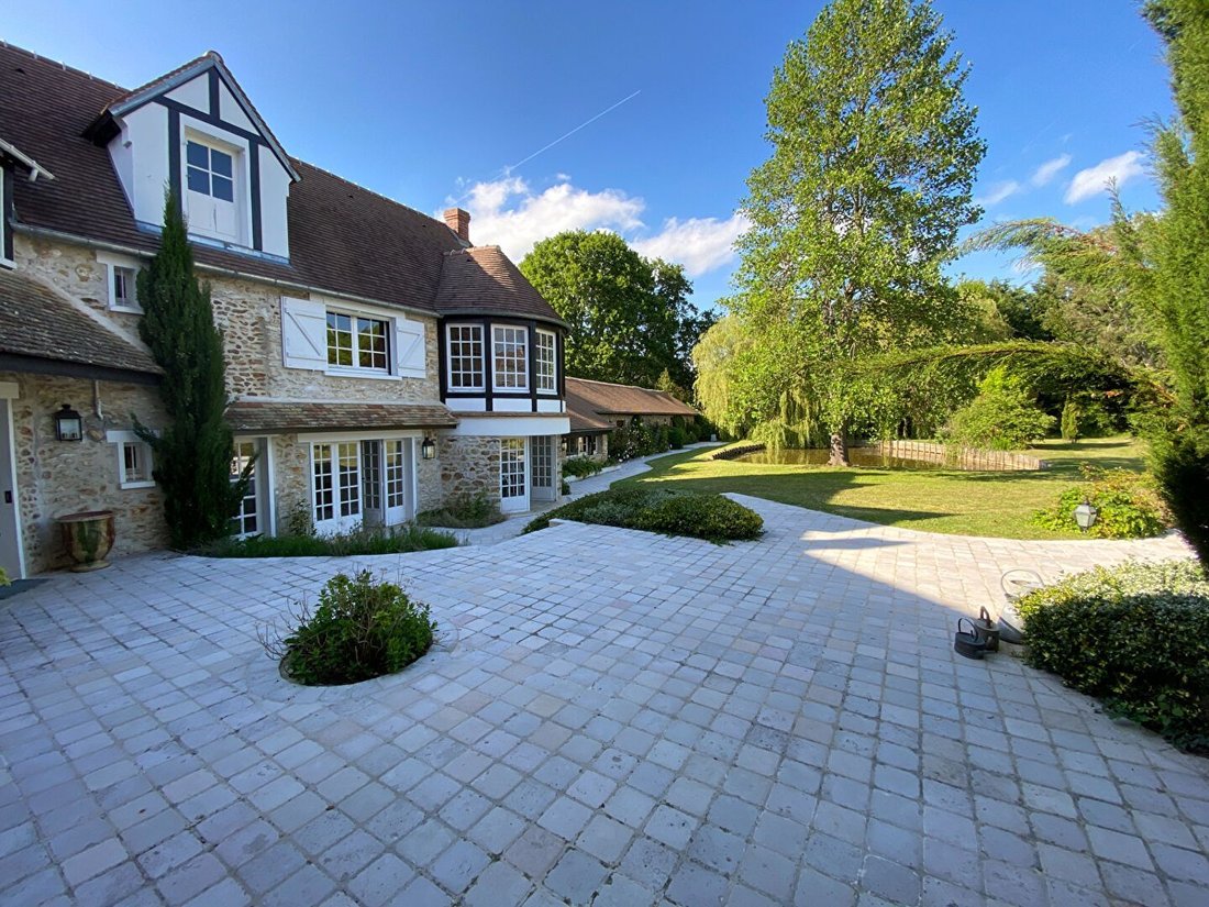 Villa in Galluis, Ile-de-France, France 2 - 16074478