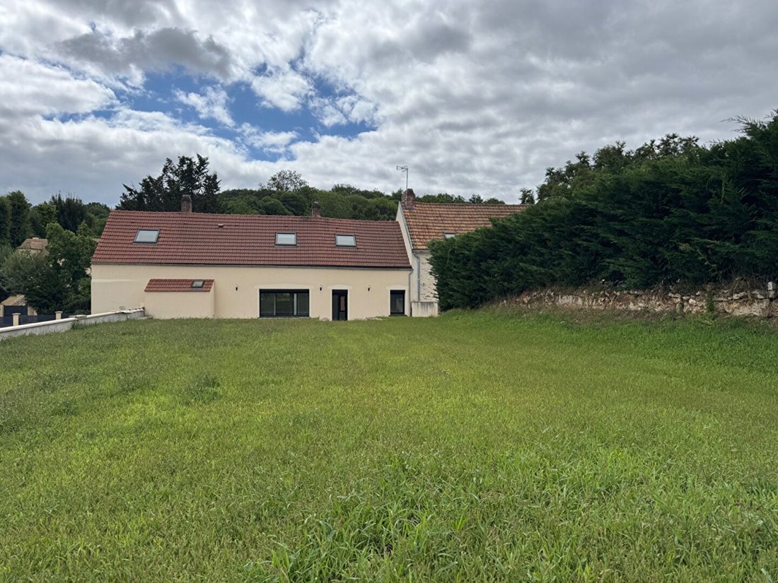 House in Montfort-l'Amaury, Ile-de-France, France 1 - 16074665