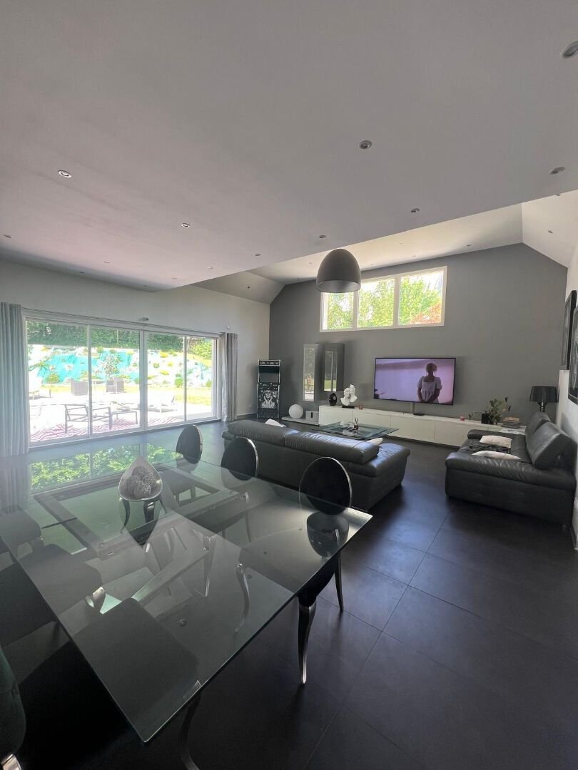 Villa in Precy-sur-Oise, Hauts-de-France, France 2 - 15642329