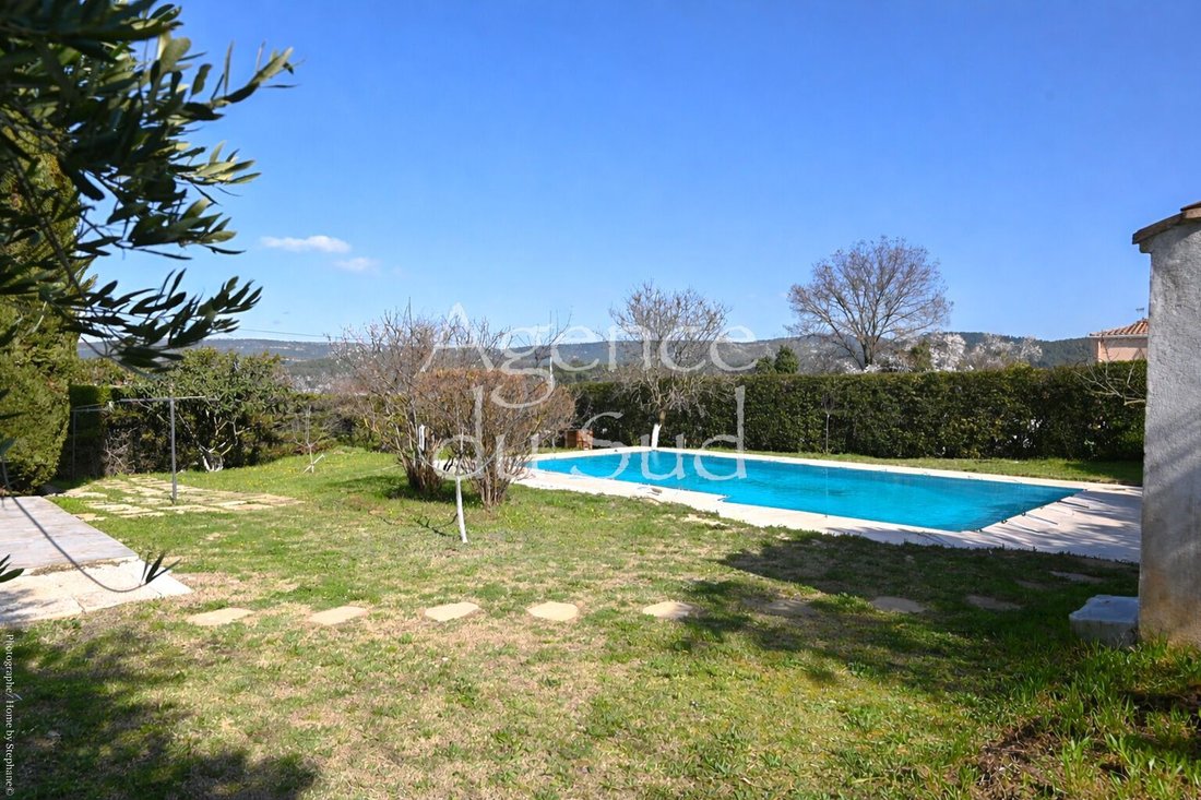 Villa in La Destrousse, Provence-Alpes-Côte d'Azur, France 2 - 17319037