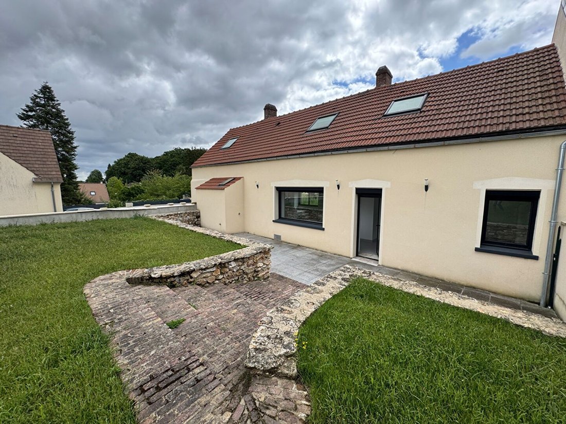 House in Montfort-l'Amaury, Ile-de-France, France 2 - 16074665
