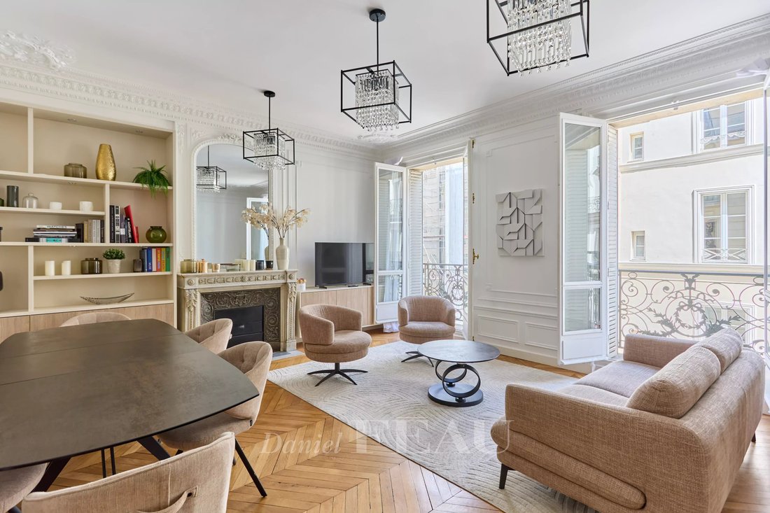 Apartment in Saint Philippe du Roule, Paris 8e Arrondissement, Paris 4 - 17930165