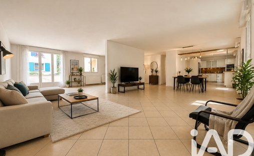 House in Vauhallan, Ile-de-France, France 1