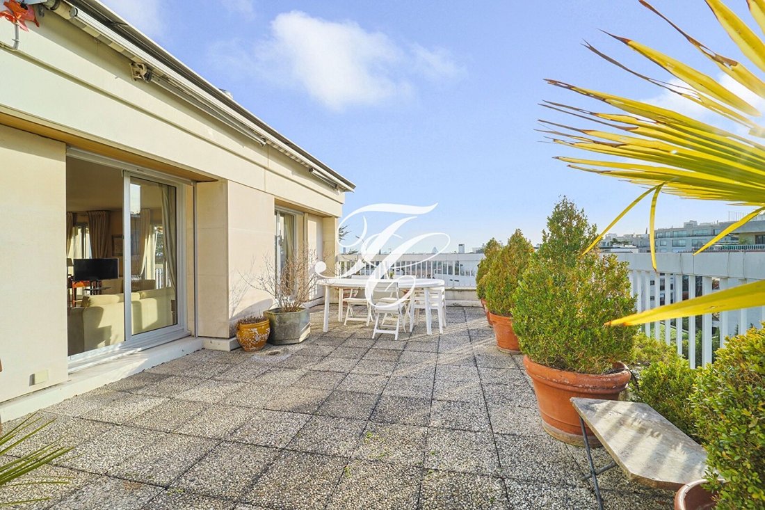 Apartamento en Bourg-La Feuillaume Nord, La Celle-Saint-Cloud, Francia 2 - 17526311