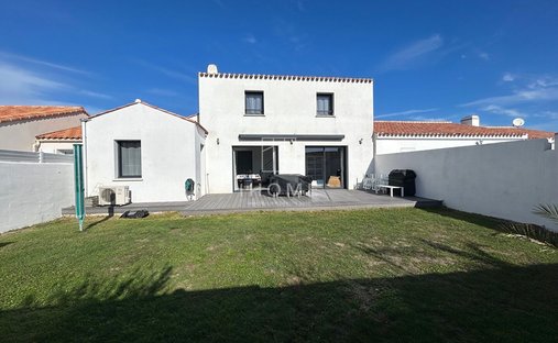 House in La Gueriniere, Pays de la Loire, France 1