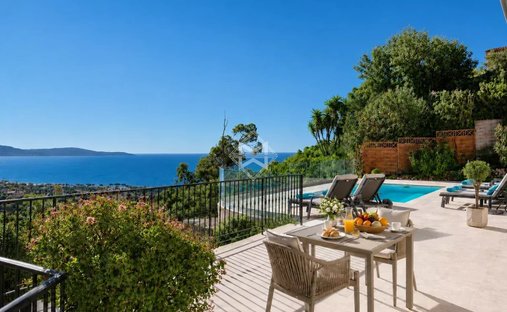 Villa à Nord, Cavalaire-sur-Mer, France 1