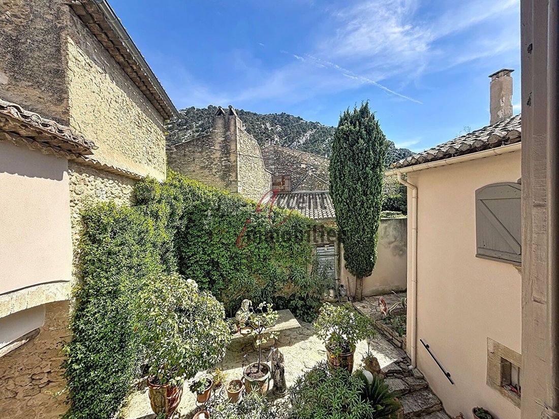 Maison à Robion, Provence-Alpes-Côte d'Azur, France 1 - 17697238