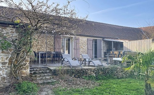 House in Mere, Ile-de-France, France 1