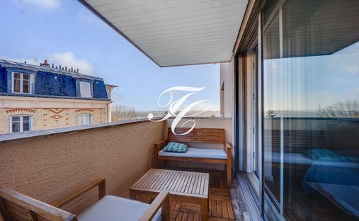 Apartment in Saint-Cloud, Ile-de-France, France 1