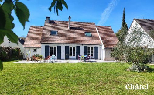 House in Plailly, Hauts-de-France, France 1