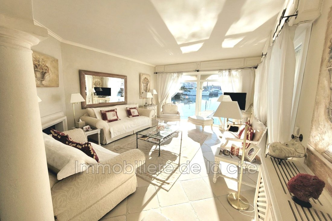Villa in Grimaud, Provence-Alpes-Côte d'Azur, France 4 - 13774261