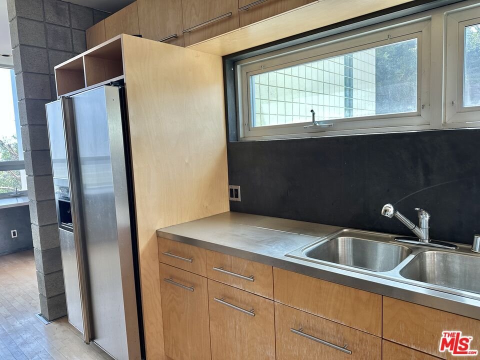 House in Los Angeles, California, United States 5 - 17931414