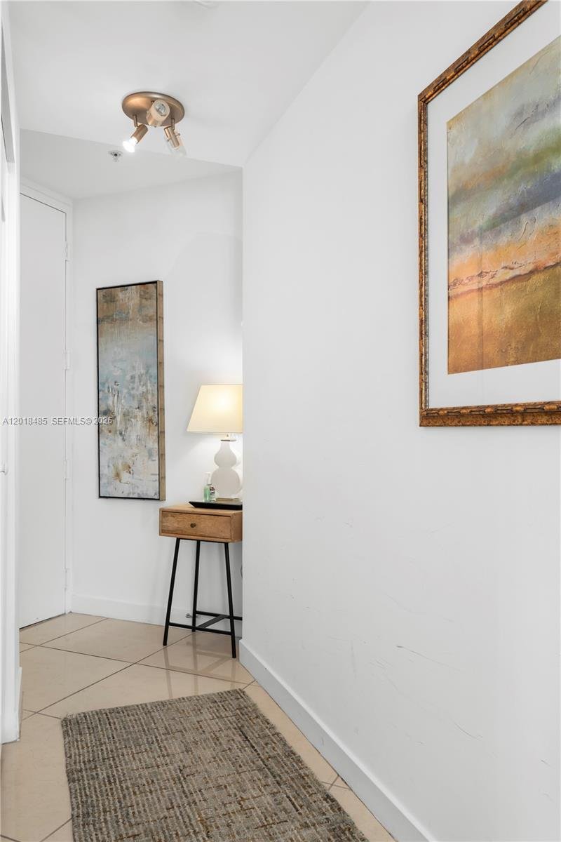 Condo in Miami, Florida, United States 2 - 17930066