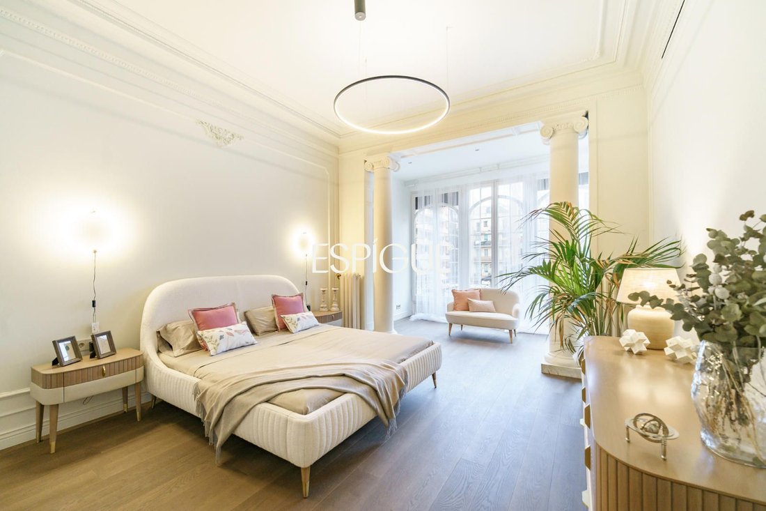 Appartamento a Eixample, Barcellona, Spagna 1 - 17932746