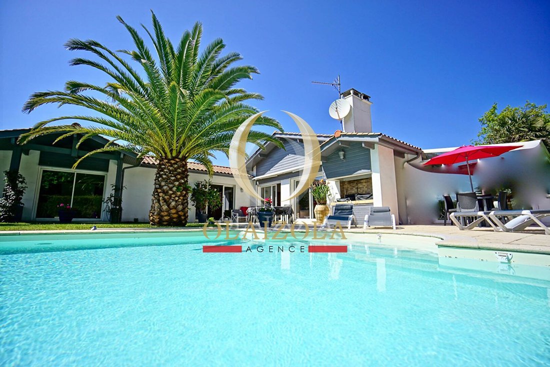 House in Saint Martin-Cité des Fleurs, Biarritz, France 2 - 17304668