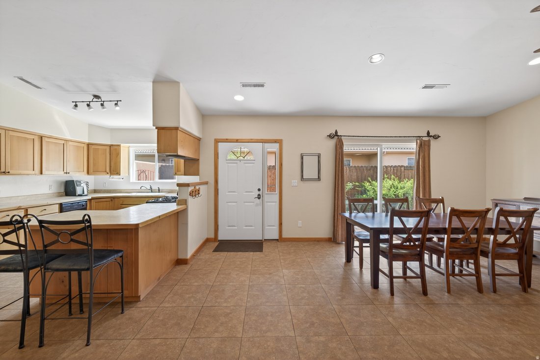 House in Moab, Utah, United States 3 - 17935635