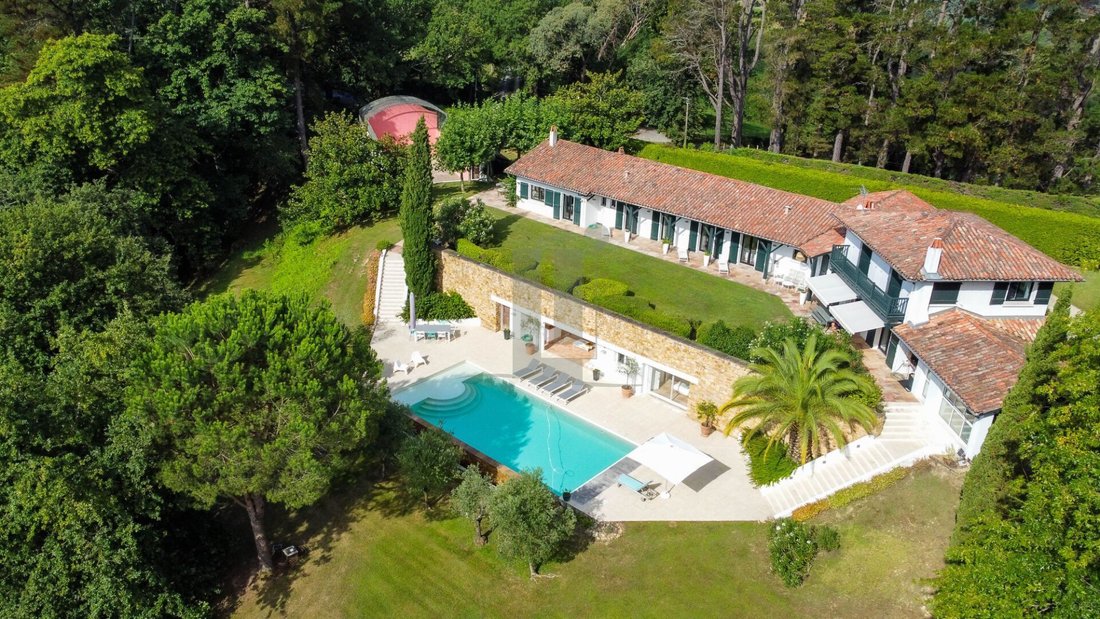 Villa in Mendi-Choko-Karrikatxar-Olhette, Urrugne, France 1 - 16286789
