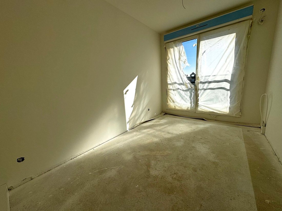 Apartment in Côte Saint Louis, Garches, France 4 - 16467414