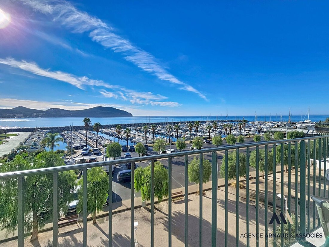 Apartment in Saint-Cyr-sur-Mer, Provence-Alpes-Côte d'Azur, France 2 - 16714376