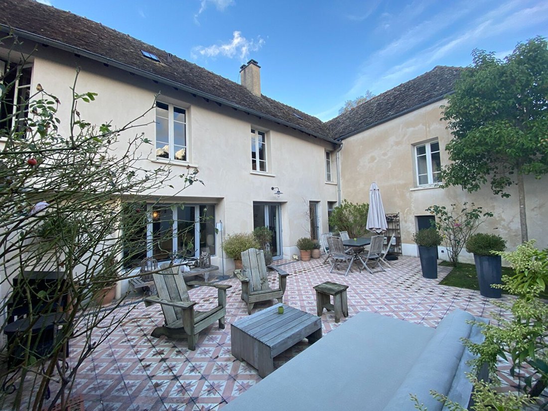 Villa in Montfort-l'Amaury, Ile-de-France, France 1 - 17654409