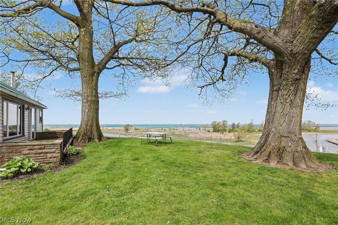 Conneaut, Ohio, United States 3 - 17932796
