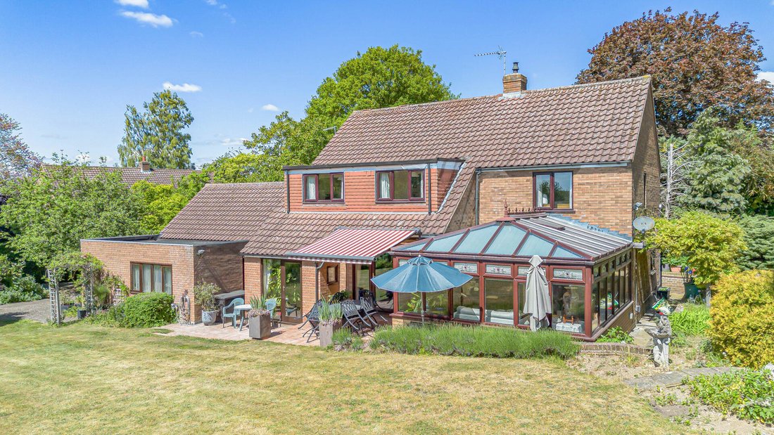 House in Exning, England 2 - 17928276