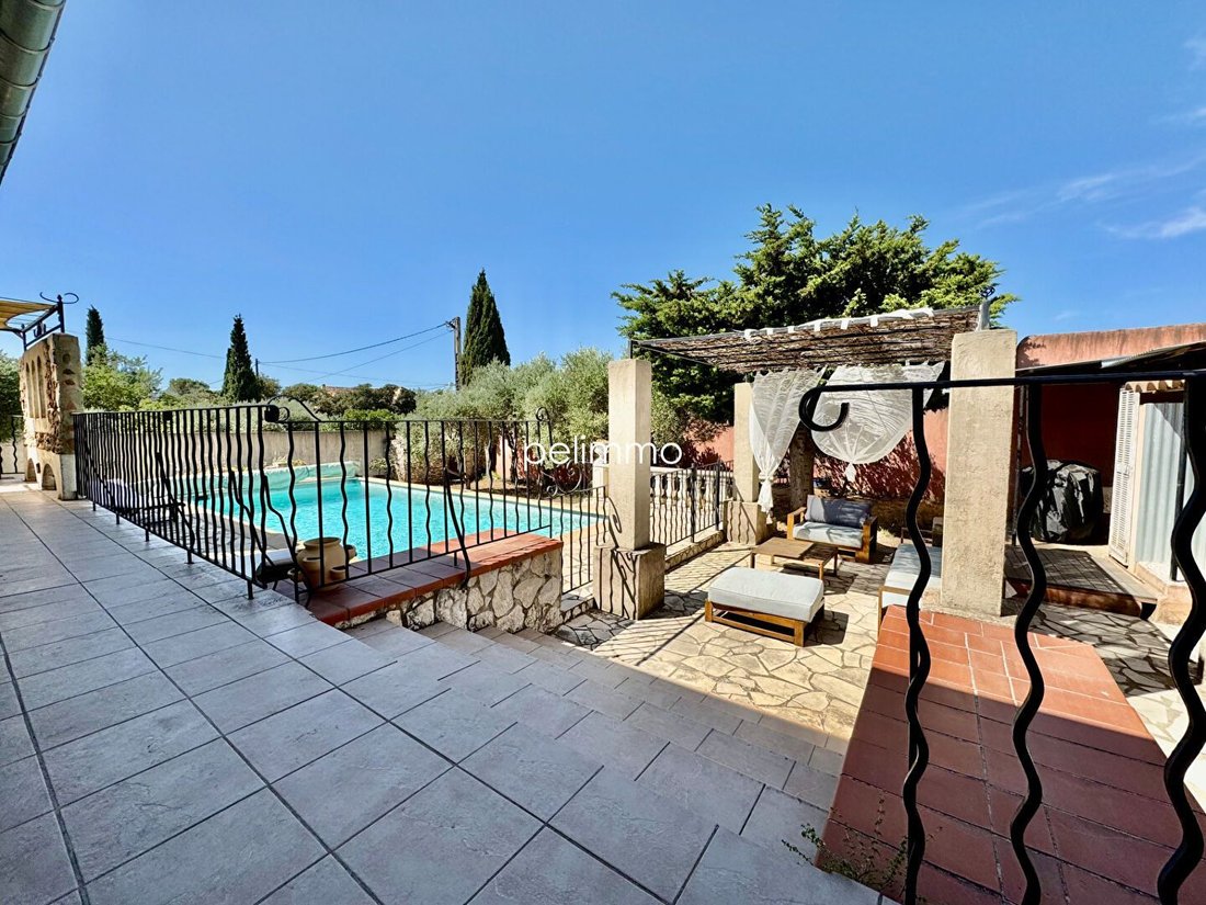 House in Aureille, Provence-Alpes-Côte d'Azur, France 3 - 15855944