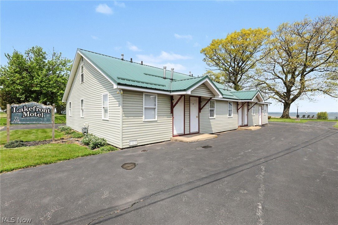 Conneaut, Ohio, United States 5 - 17932796