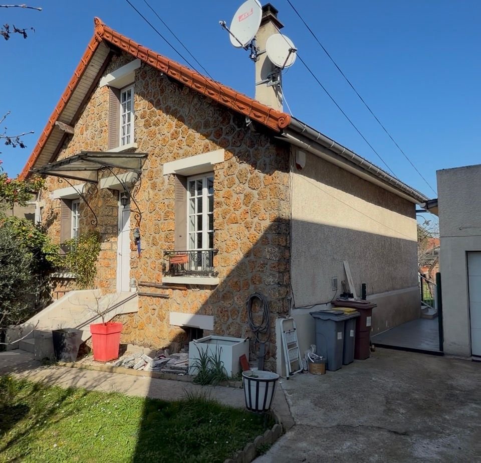 House in L'Union, Sartrouville, France 1 - 16702349