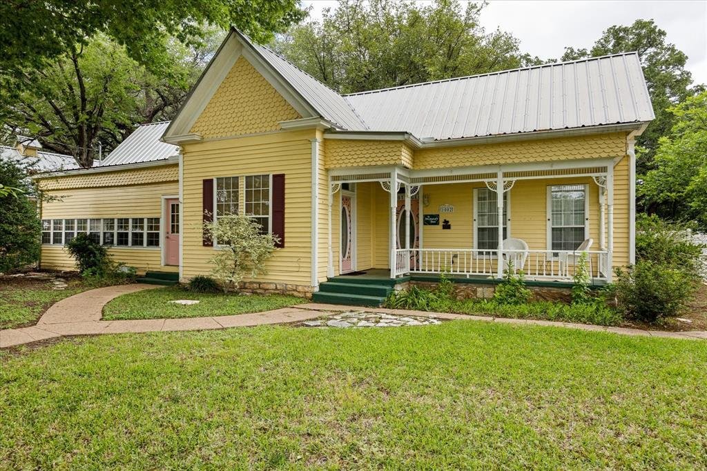 Granbury, Texas, United States 2 - 17592417