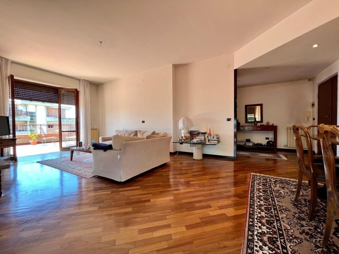 Penthouse in Ronchi, Massa, Italy 4 - 17941134