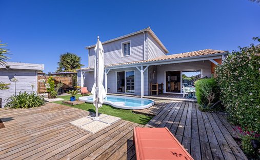 House in Bourg, Lagord, France 1