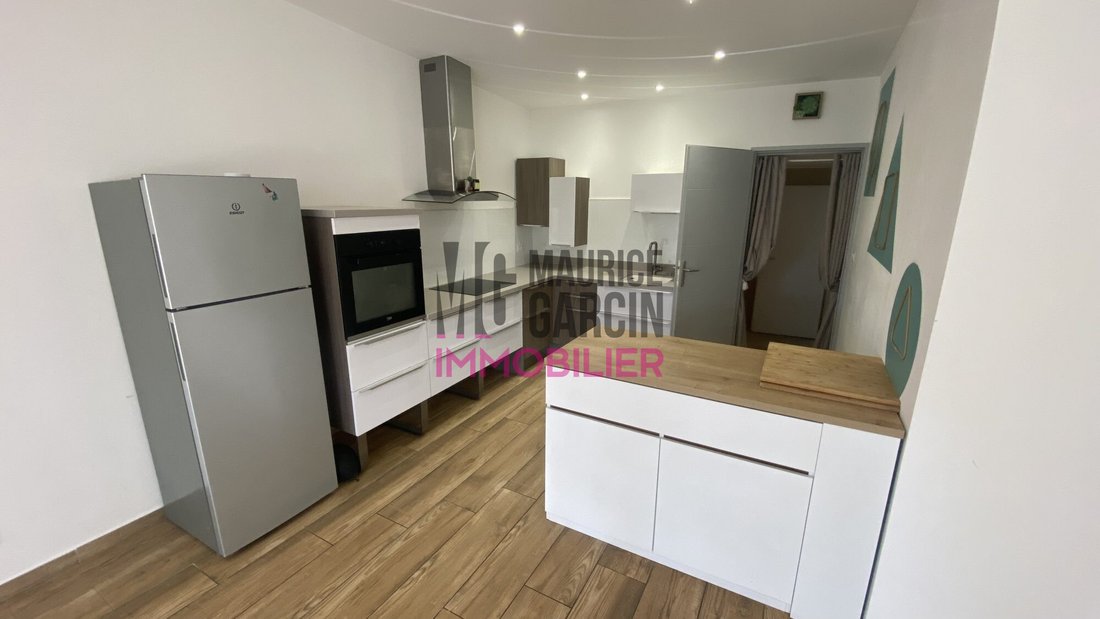 Villa in Mazan, Provence-Alpes-Côte d'Azur, France 2 - 15768012